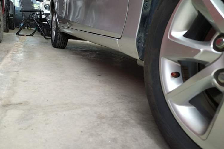 Used Toyota YARiS L Zhi Xuan 2014 1.5G Manual Xuan Dong Edition Right Side Sill