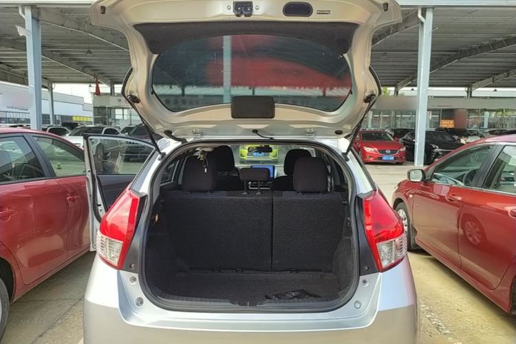 Used Toyota YARiS L Zhi Xuan 2014 1.5G Manual Xuan Dong Edition Trunk