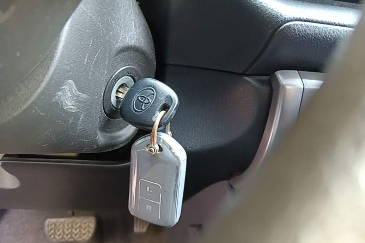Used Toyota YARiS L Zhi Xuan 2014 1.5G Automatic Xuan Dong Edition Vehicle Key