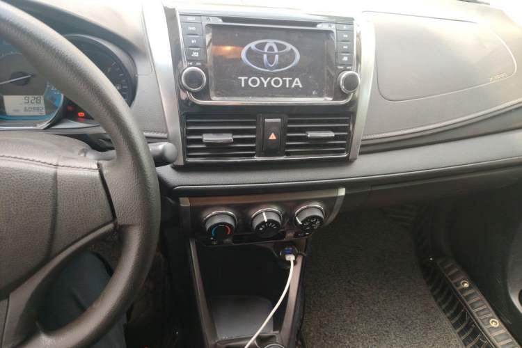 Used Toyota YARiS L Zhi Xuan 2014 1.3E Manual Charm Edition Audio And AC Panel