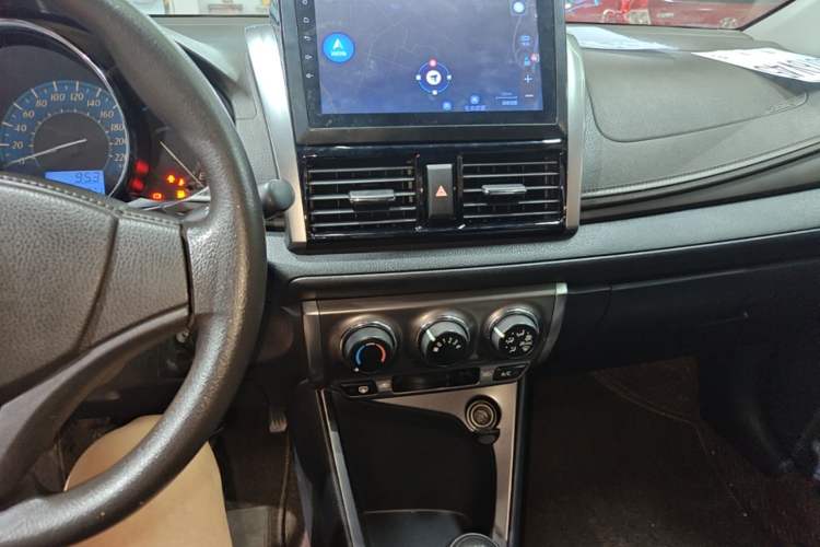 Used Toyota YARiS L Zhi Xuan 2014 1.3E Manual Charm Edition Audio And AC Panel