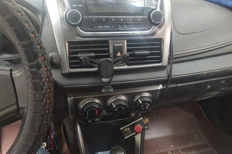 Used Toyota YARiS L Zhi Xuan 2014 1.3E Automatic Charm Edition Audio And AC Panel