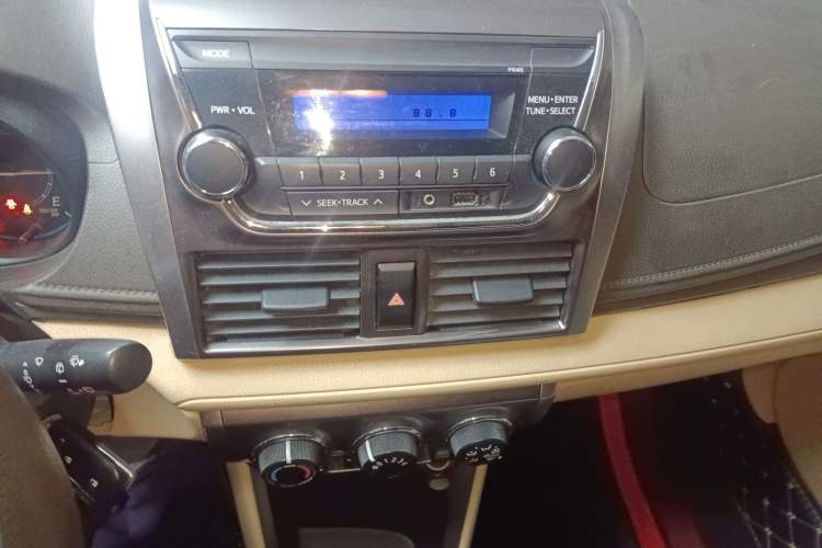 Used Toyota YARiS L Zhi Xuan 2014 1.3E Manual Charm Edition Audio And AC Panel