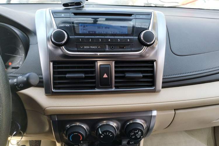 Used Toyota YARiS L Zhi Xuan 2014 1.5G Manual Xuan Dong Edition Audio And AC Panel