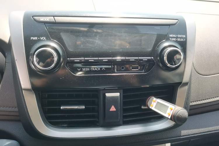 Used Toyota YARiS L Zhi Xuan 2014 1.3E Manual Charm Edition Audio And AC Panel