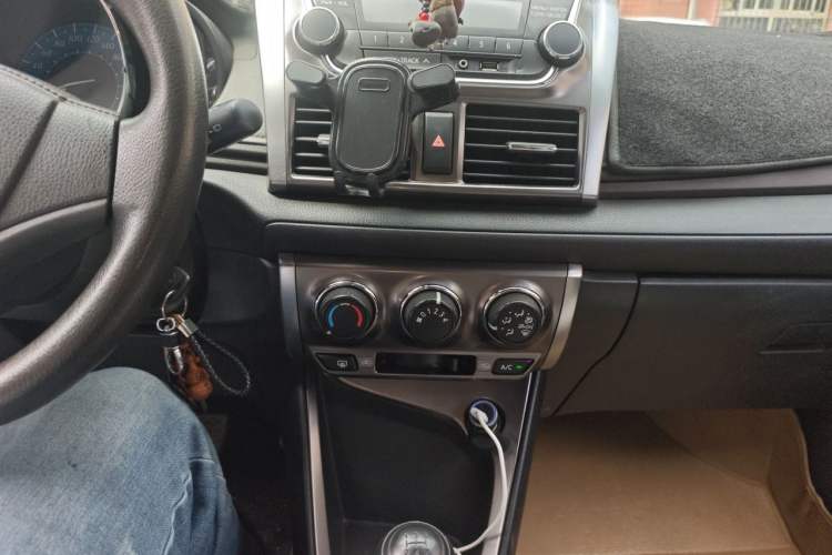 Used Toyota YARiS L Zhi Xuan 2014 1.3E Manual Charm Edition Audio And AC Panel