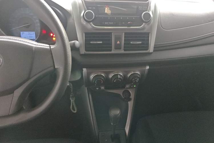 Used Toyota YARiS L Zhi Xuan 2014 1.3E Automatic Charm Edition Audio And AC Panel