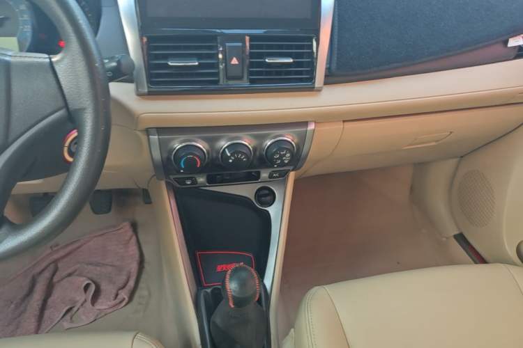 Used Toyota YARiS L Zhi Xuan 2014 1.3E Manual Charm Edition Audio And AC Panel