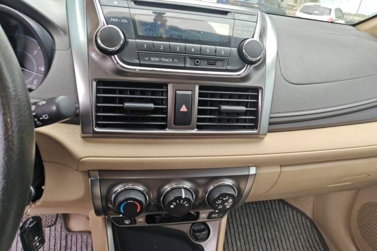 Used Toyota YARiS L Zhi Xuan 2014 1.5G Automatic Xuan Dong Edition Audio And AC Panel