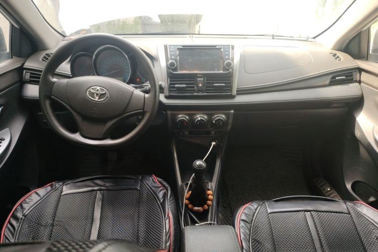 Used Toyota YARiS L Zhi Xuan 2014 1.3E Manual Charm Edition Center Console