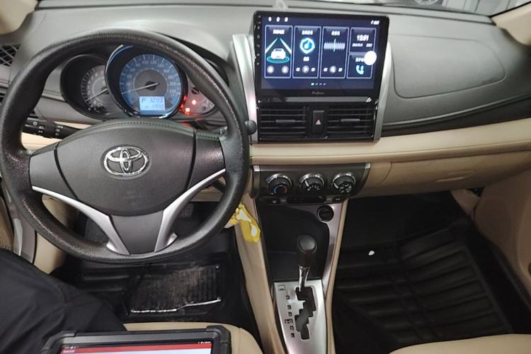 Used Toyota YARiS L Zhi Xuan 2014 1.5G Automatic Xuan Dong Edition Center Console