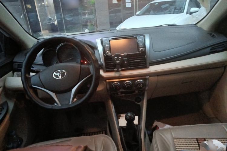 Used Toyota YARiS L Zhi Xuan 2014 1.5G Manual Xuan Dong Edition Center Console