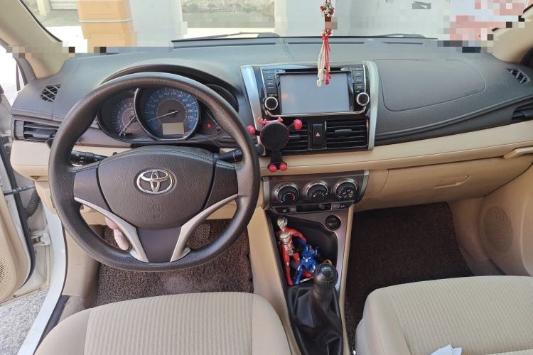 Used Toyota YARiS L Zhi Xuan 2014 1.5G Manual Xuan Dong Edition Center Console