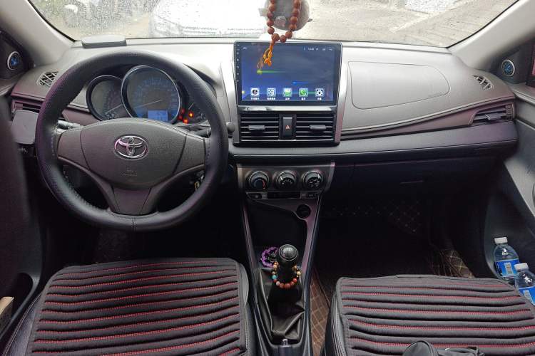 Used Toyota YARiS L Zhi Xuan 2014 1.3L Manual Dynamic Edition Center Console