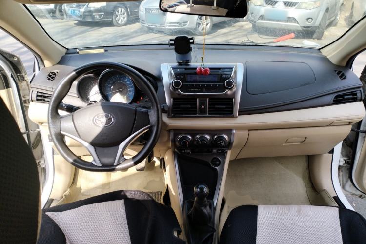 Used Toyota YARiS L Zhi Xuan 2014 1.5G Manual Xuan Dong Edition Center Console