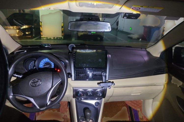 Used Toyota YARiS L Zhi Xuan 2014 1.5G Automatic Xuan Dong Edition Center Console