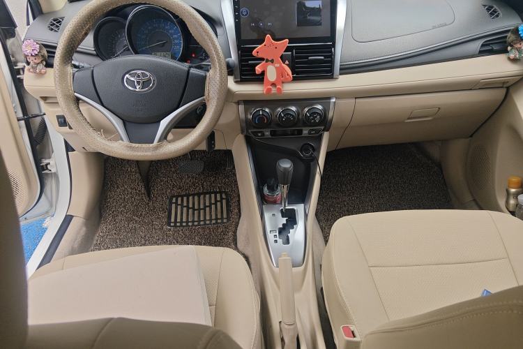Used Toyota YARiS L Zhi Xuan 2014 1.5G Automatic Xuan Dong Edition Center Console