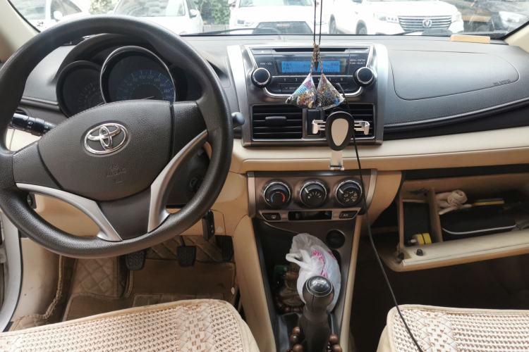 Used Toyota YARiS L Zhi Xuan 2014 1.5G Manual Xuan Dong Edition Center Console