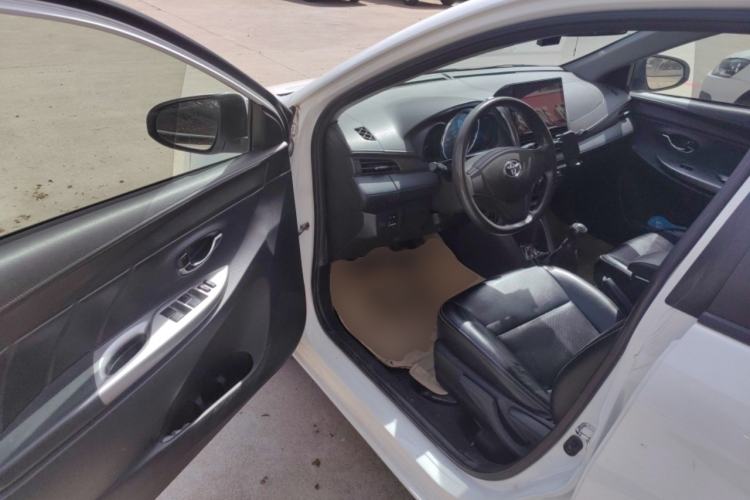 Used Toyota YARiS L Zhi Xuan 2014 1.3E Manual Charm Edition Driver Seat