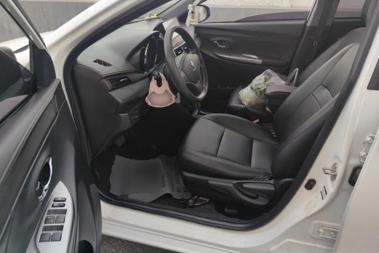 Used Toyota YARiS L Zhi Xuan 2014 1.3E Automatic Charm Edition Driver Seat