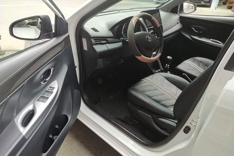 Used Toyota YARiS L Zhi Xuan 2014 1.3E Manual Charm Edition Driver Seat