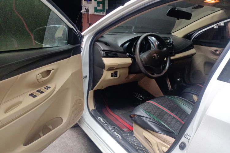 Used Toyota YARiS L Zhi Xuan 2014 1.3E Manual Charm Edition Driver Seat
