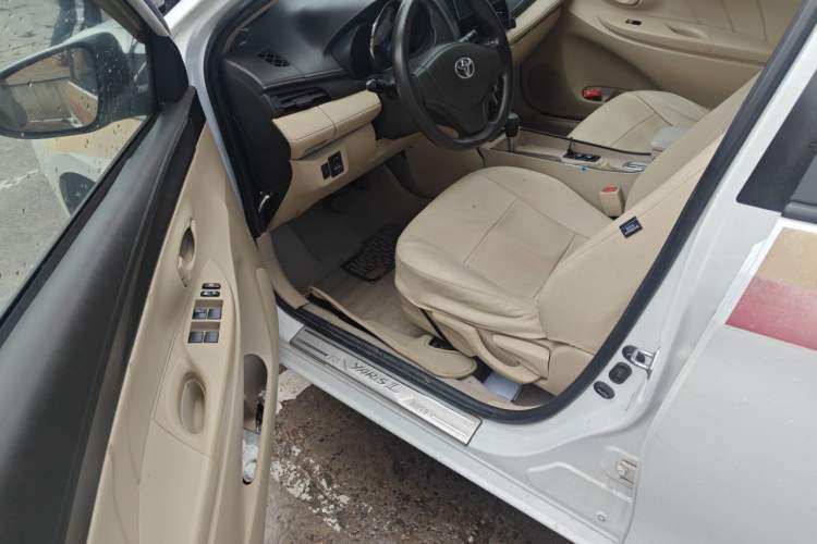 Used Toyota YARiS L Zhi Xuan 2014 1.3E Automatic Charm Edition Driver Seat