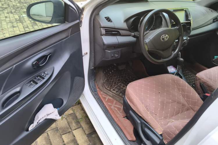 Used Toyota YARiS L Zhi Xuan 2014 1.3E Automatic Charm Edition Driver Seat