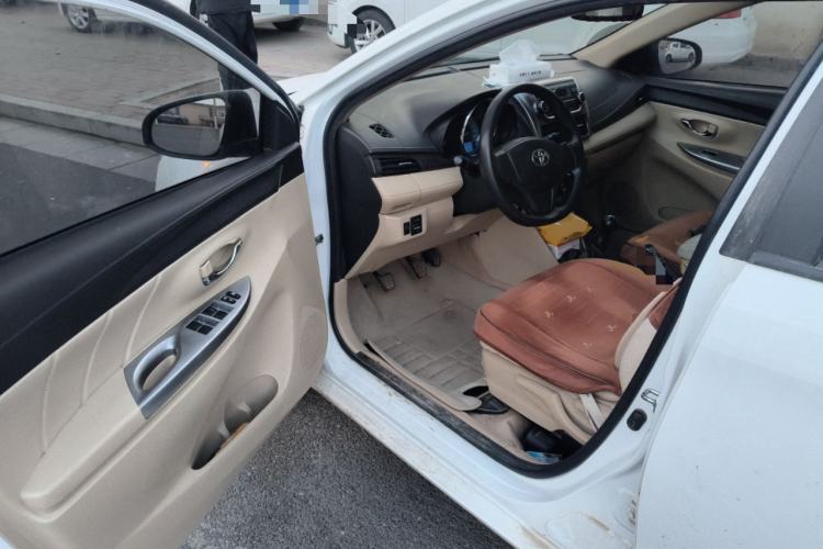 Used Toyota YARiS L Zhi Xuan 2014 1.3E Manual Charm Edition Driver Seat