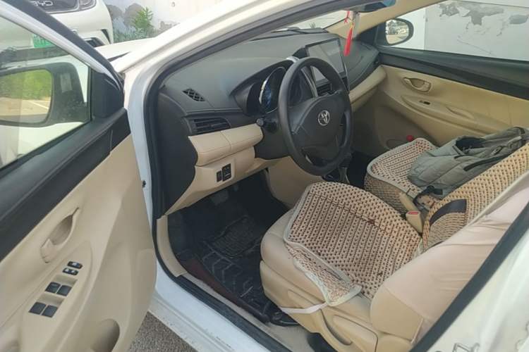 Used Toyota YARiS L Zhi Xuan 2014 1.3E Automatic Charm Edition Driver Seat