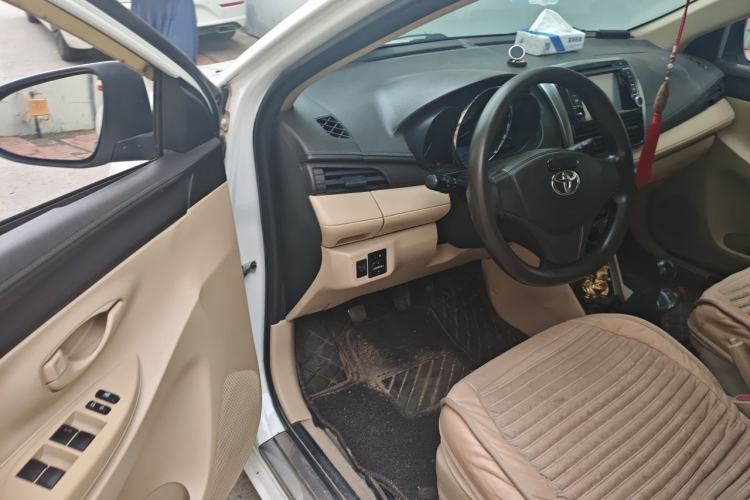Used Toyota YARiS L Zhi Xuan 2014 1.3E Manual Charm Edition Driver Seat