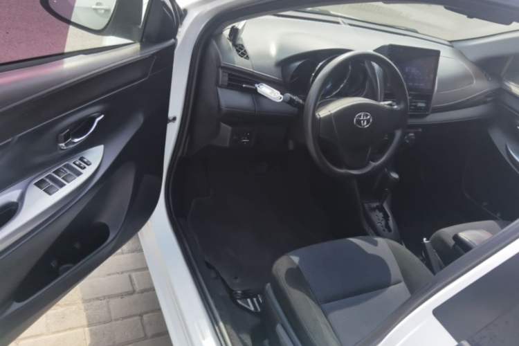 Used Toyota YARiS L Zhi Xuan 2014 1.3E Automatic Charm Edition Driver Seat