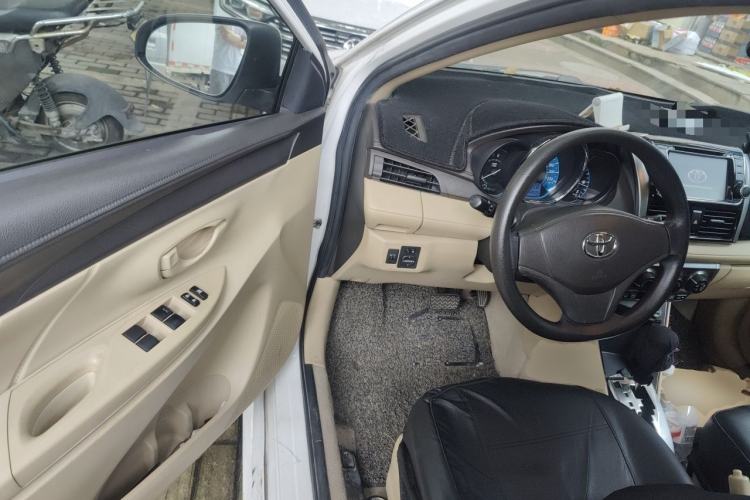Used Toyota YARiS L Zhi Xuan 2014 1.3E Automatic Charm Edition Driver Seat