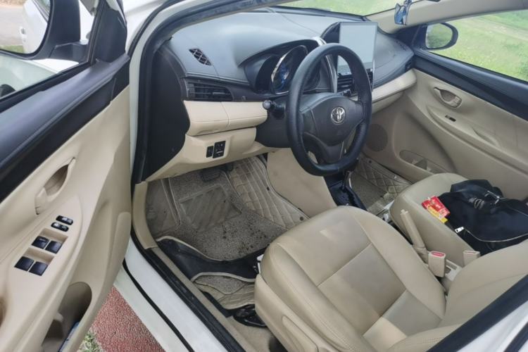Used Toyota YARiS L Zhi Xuan 2014 1.3E Automatic Charm Edition Driver Seat