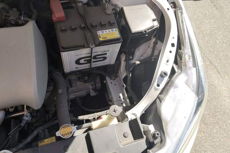 Used Toyota YARiS L Zhi Xuan 2014 1.3E Manual Charm Edition Engine Bay Left