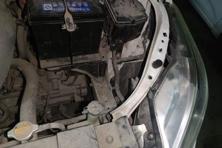 Used Toyota YARiS L Zhi Xuan 2014 1.3E Manual Charm Edition Engine Bay Left