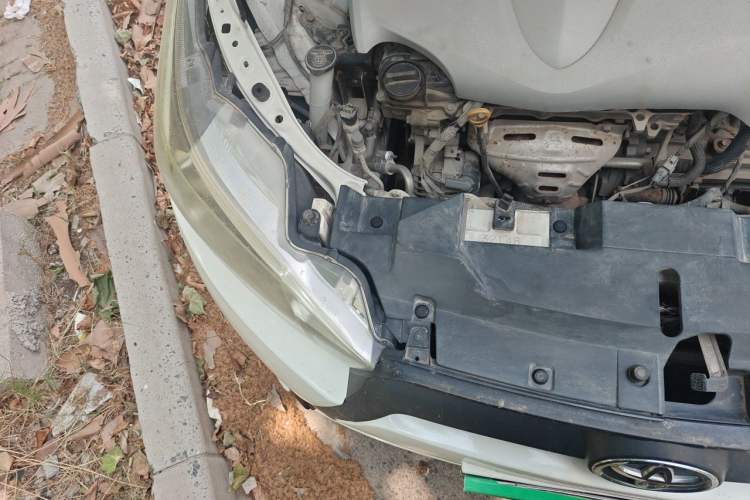 Used Toyota YARiS L Zhi Xuan 2014 1.3E Manual Charm Edition Engine Bay Right