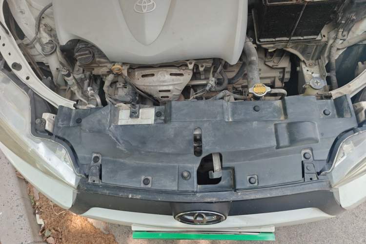 Used Toyota YARiS L Zhi Xuan 2014 1.3E Manual Charm Edition Engine Bay