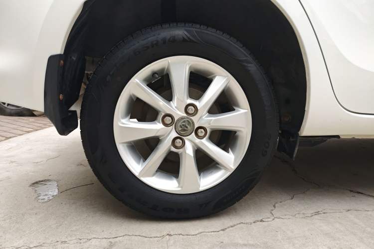 Used Toyota YARiS L Zhi Xuan 2014 1.3E Manual Charm Edition Exterior 8