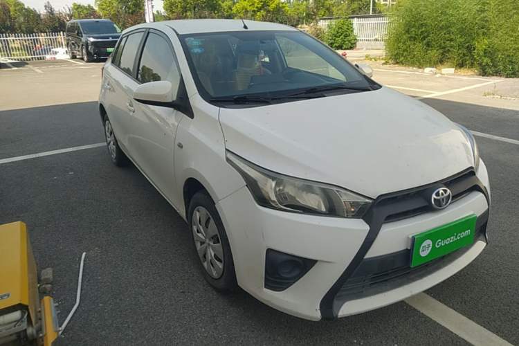 Used Toyota YARiS L Zhi Xuan 2014 1.3E Automatic Charm Edition Front Right 45 Deg