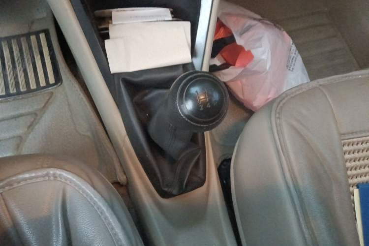 Used Toyota YARiS L Zhi Xuan 2014 1.5G Manual Xuan Dong Edition Gear Lever