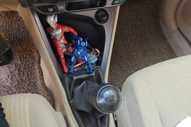 Used Toyota YARiS L Zhi Xuan 2014 1.5G Manual Xuan Dong Edition Gear Lever