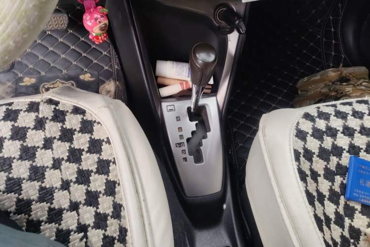 Used Toyota YARiS L Zhi Xuan 2014 1.5G Automatic Xuan Dong Edition Gear Lever