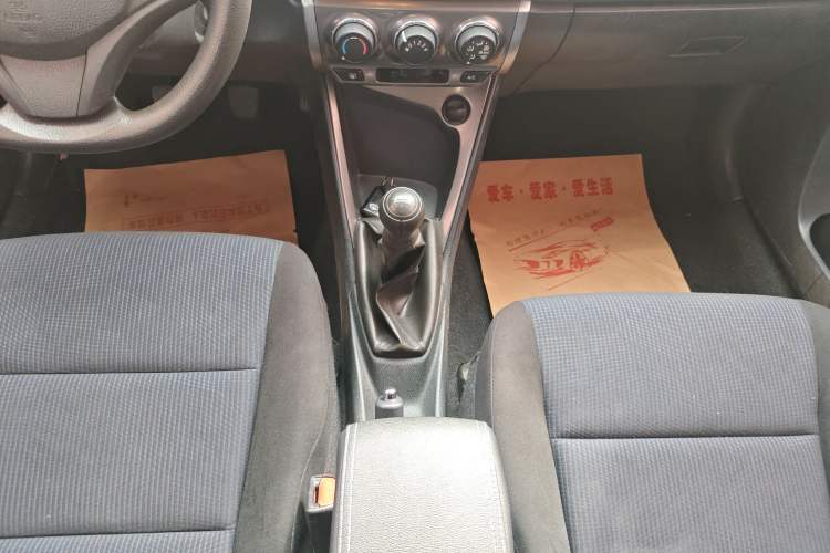 Used Toyota YARiS L Zhi Xuan 2014 1.3E Manual Charm Edition Gear Lever