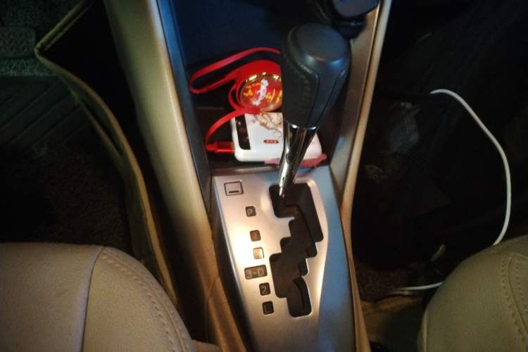 Used Toyota YARiS L Zhi Xuan 2014 1.5G Automatic Xuan Dong Edition Gear Lever