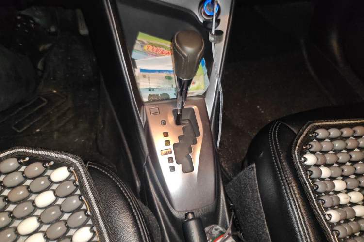Used Toyota YARiS L Zhi Xuan 2014 1.5G Automatic Xuan Dong Edition Gear Lever
