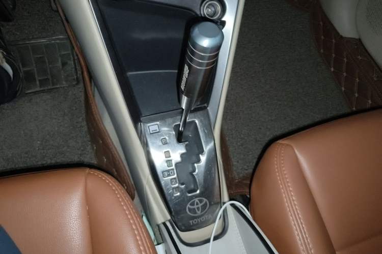 Used Toyota YARiS L Zhi Xuan 2014 1.5G Automatic Xuan Dong Edition Gear Lever