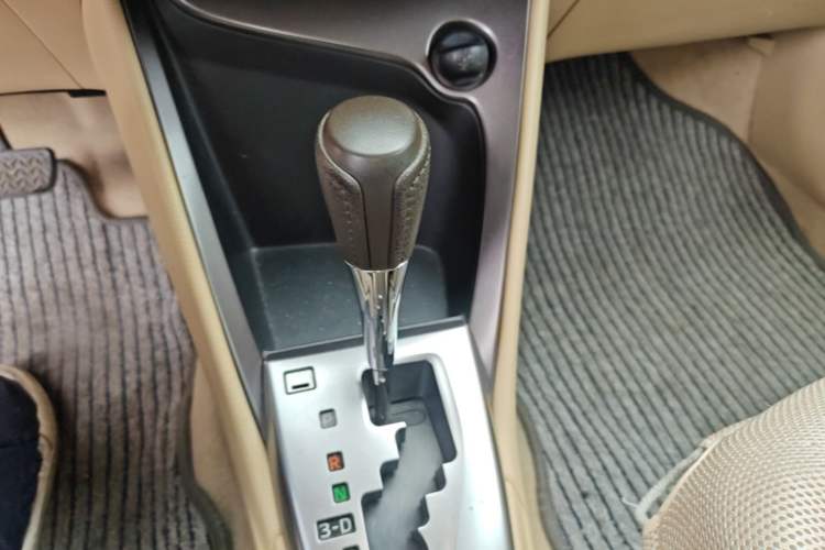 Used Toyota YARiS L Zhi Xuan 2014 1.5G Automatic Xuan Dong Edition Gear Lever