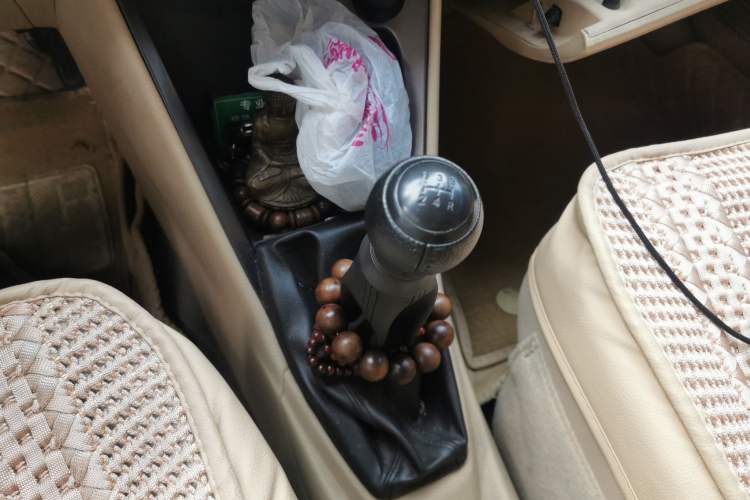Used Toyota YARiS L Zhi Xuan 2014 1.5G Manual Xuan Dong Edition Gear Lever