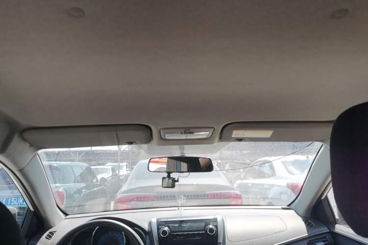 Used Toyota YARiS L Zhi Xuan 2014 1.3E Manual Charm Edition Headliner